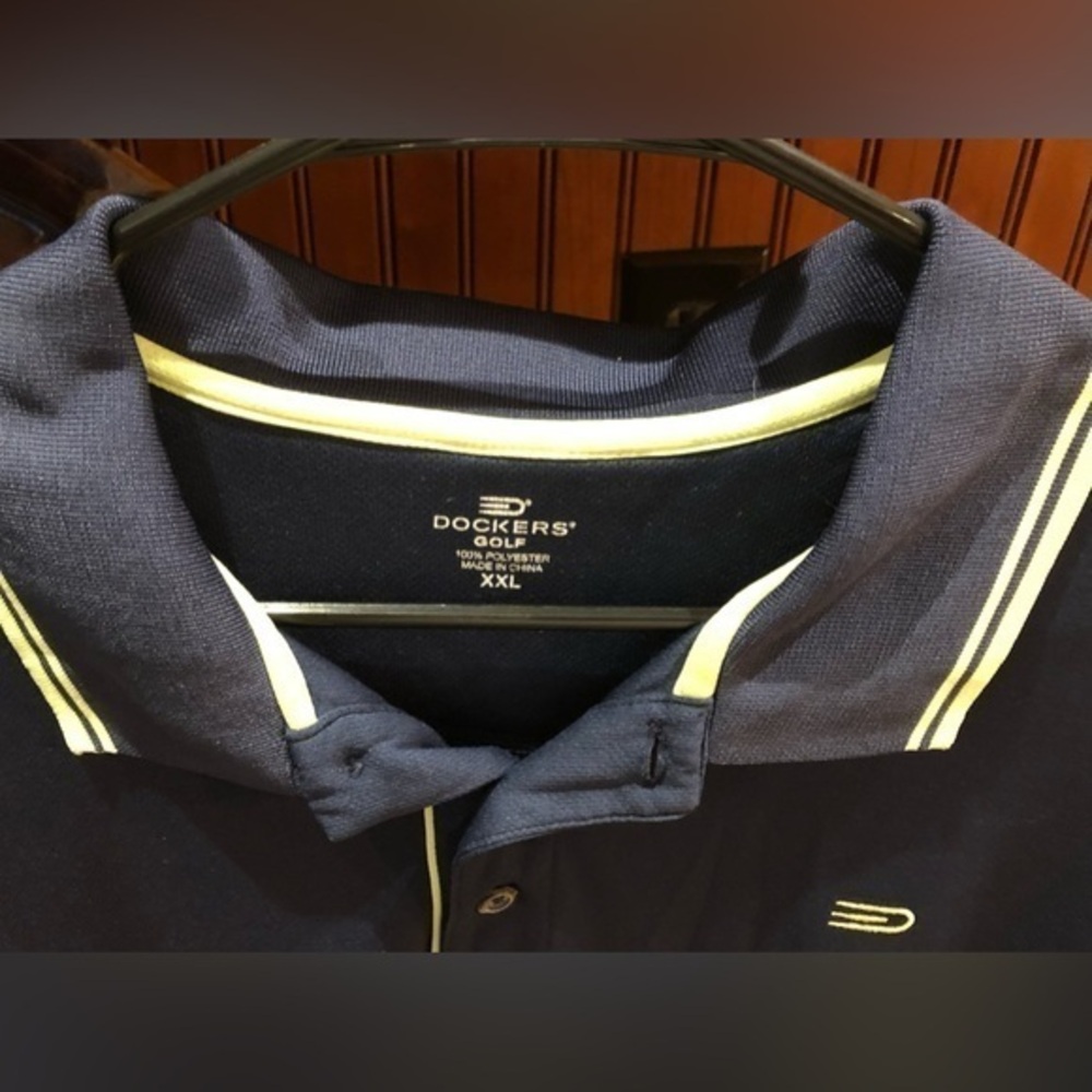 Dockers Golf men’s golf polo. EUC. Sharp blue w/green highlight & logo.… - Picture 5 of 7